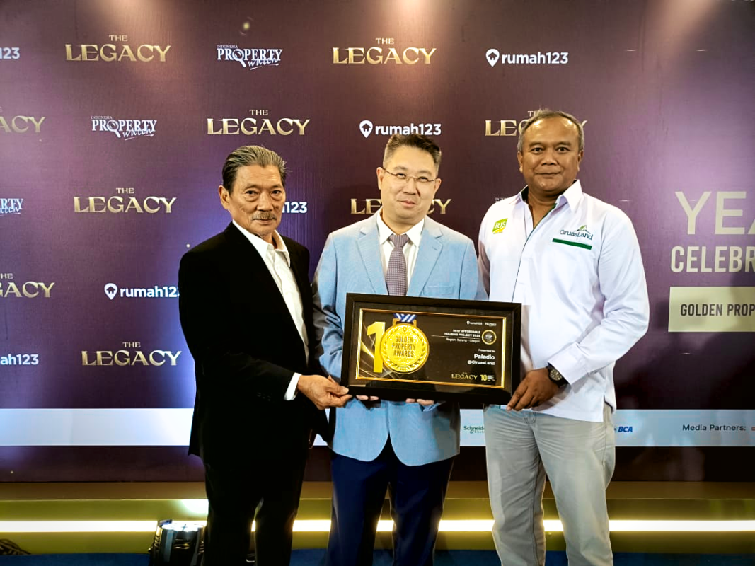 Bapak Rachmat Gunawan Subrata menerima Penghargaan Golden Property Awards 2025 Kategori "Best Affordable Housing Project Serang Cilegon 2025"